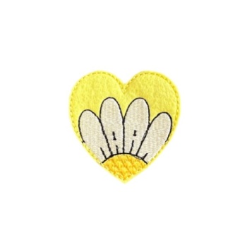 Daisy Heart Feltie Yellow