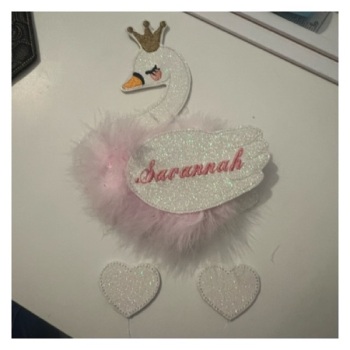 Swan Bow Holder With 2 Hearts