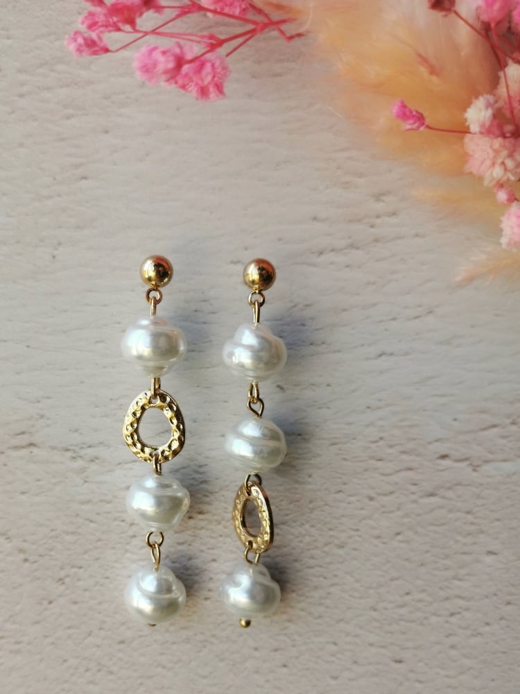 Mother of Pearl Inspired 3 Droplet Earrings