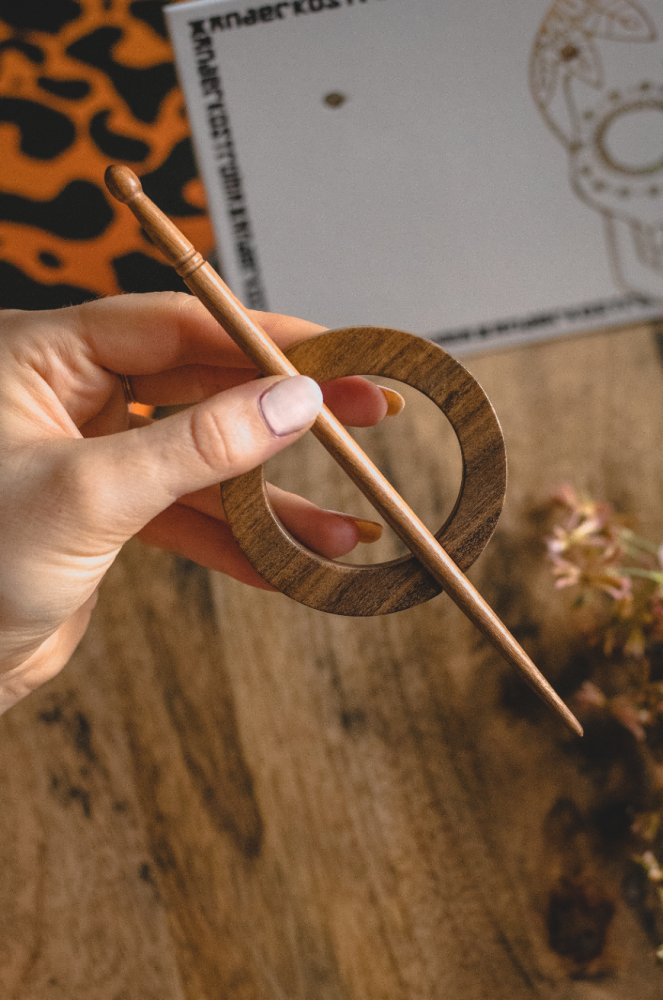 Black Wood Circle Hair Pin