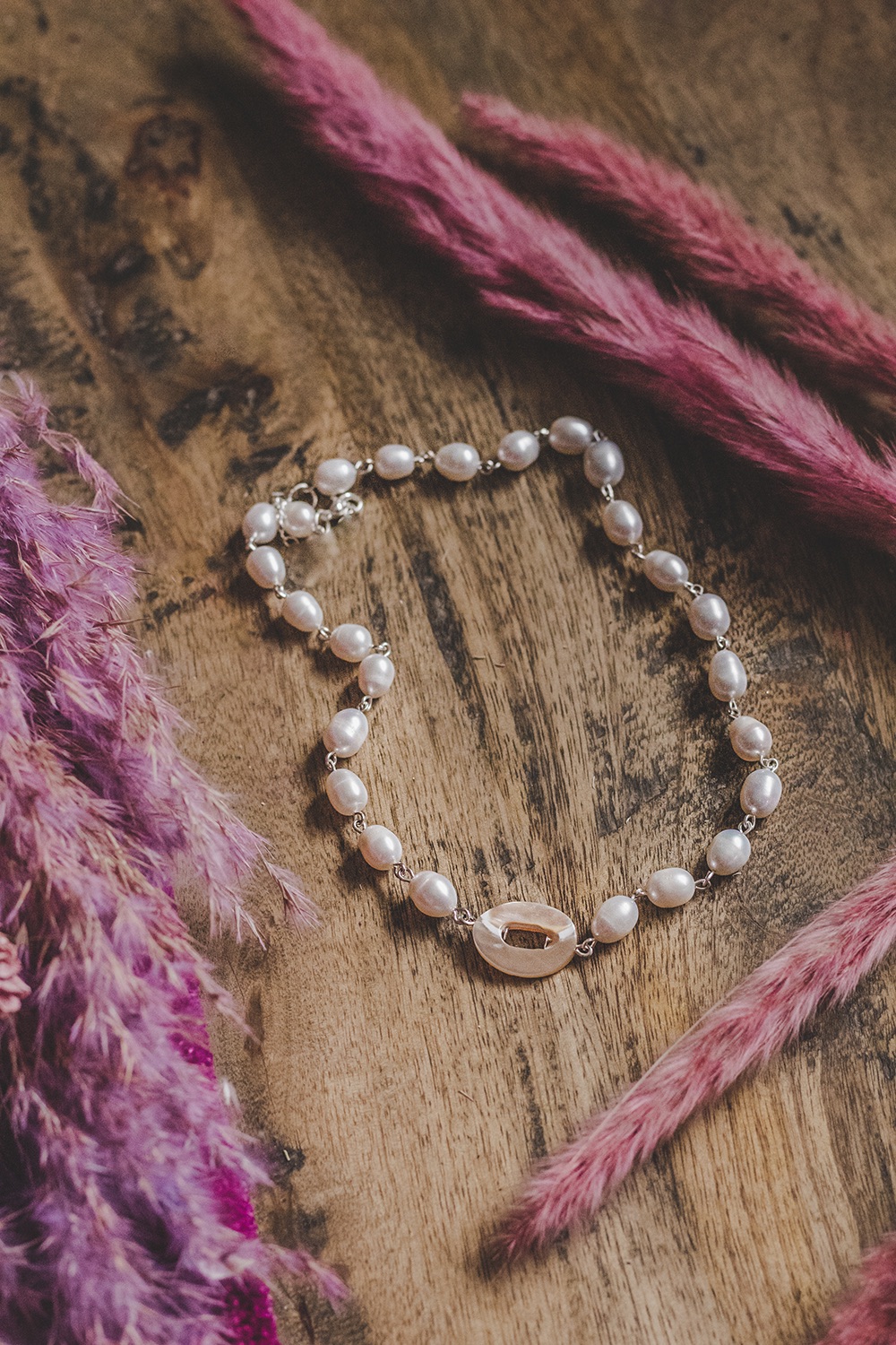 925 Sterling Silver Mother of Pearl Necklace with Detail