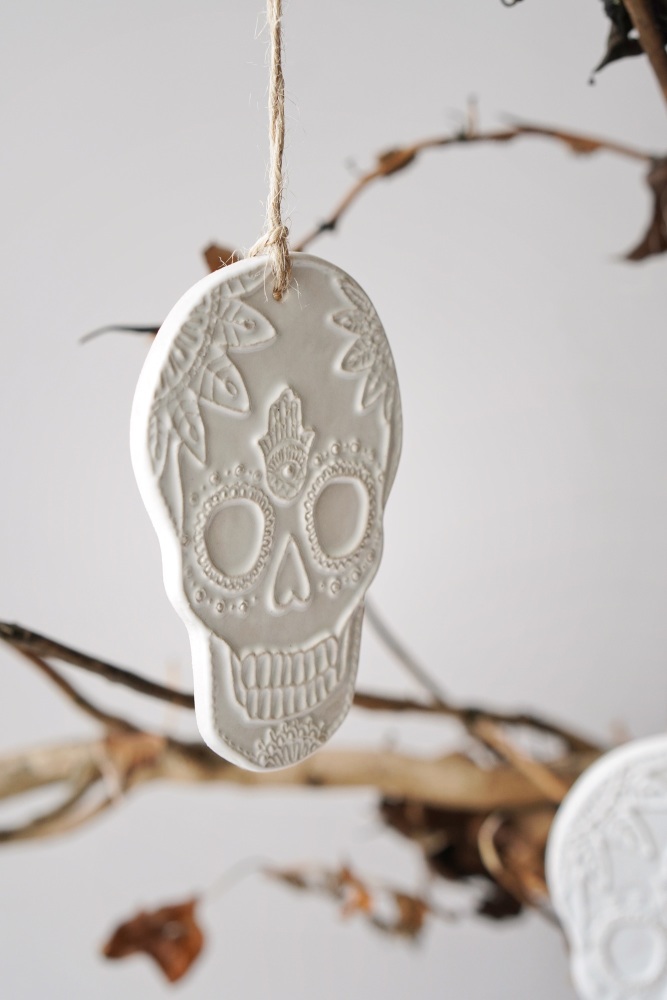 1pc Luxury Stoneware Cream Skull Tree Ornament Decoration in Gift Box