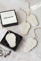 4pcs Luxury Stoneware Cream Skull Tree Ornament Decoration in Gift Box