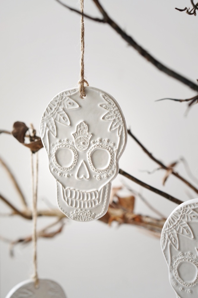 4pcs Luxury Stoneware Cream Skull Tree Ornament Decoration in Gift Box