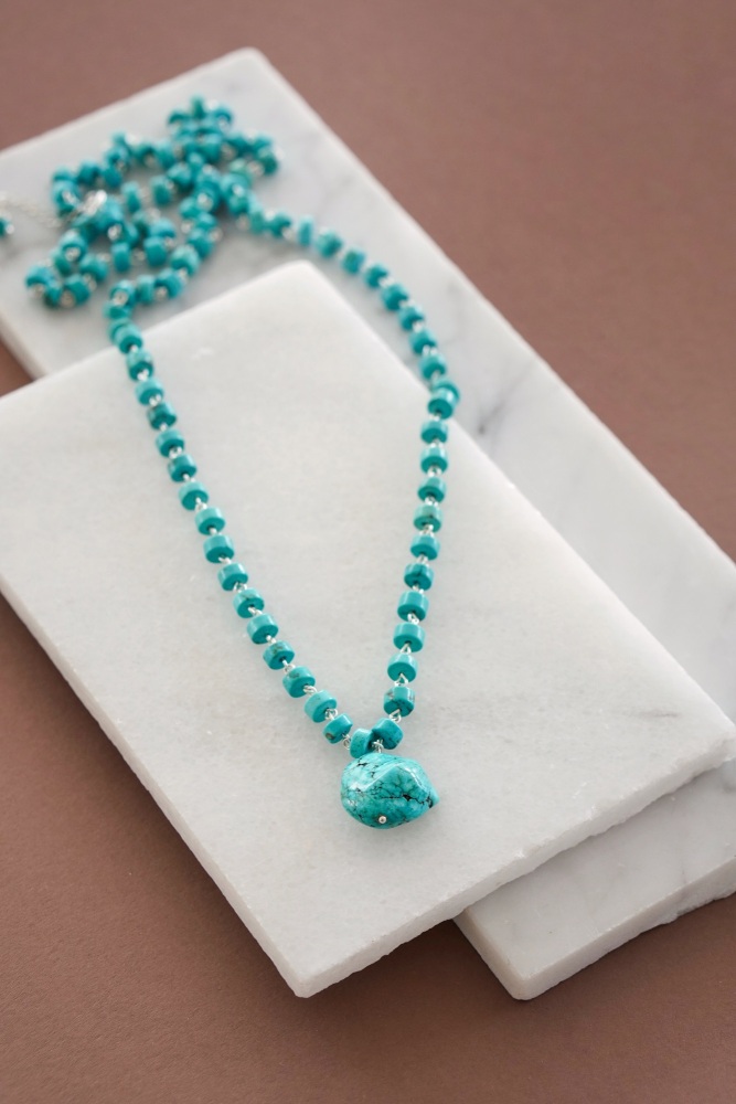 Mens Raw Turquoise Bead and Pendant Necklace