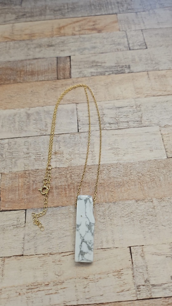 14ct Gold Plate & Howlite Necklace