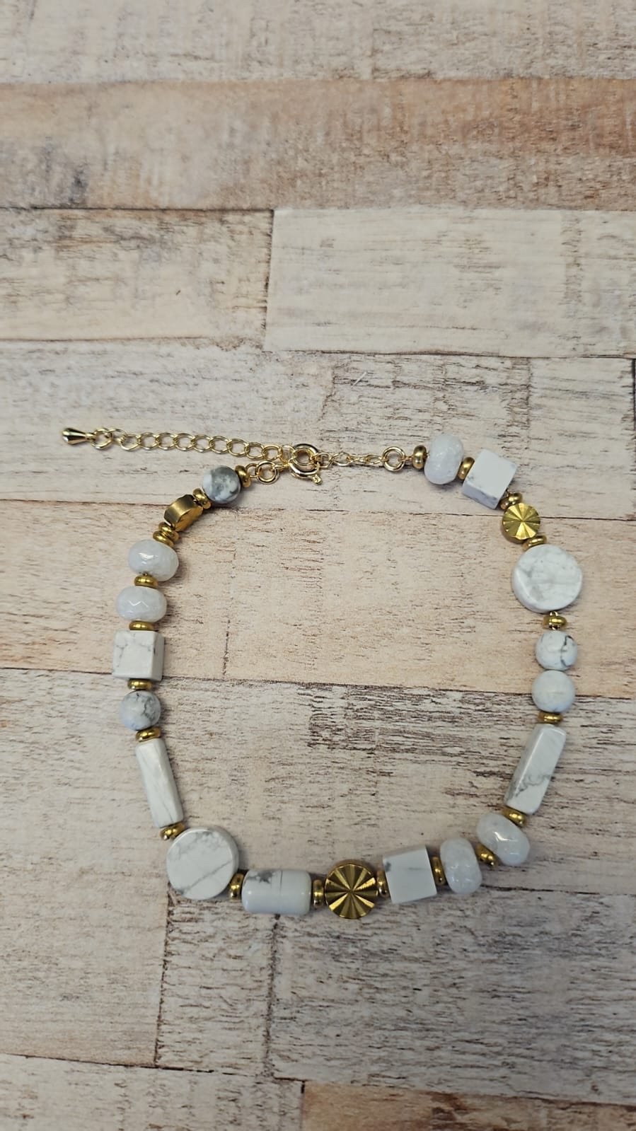 14ct Gold Howlite & Quartz Bracelet