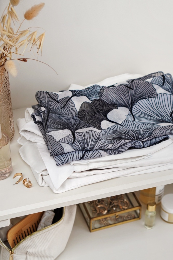 Monochrome Ginkgo Leaf Print Scarf