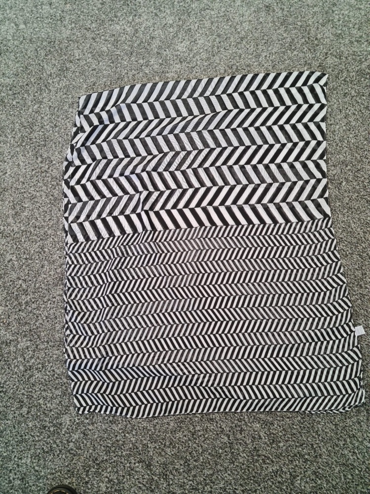 Intrigue Geometric Printed Scarf