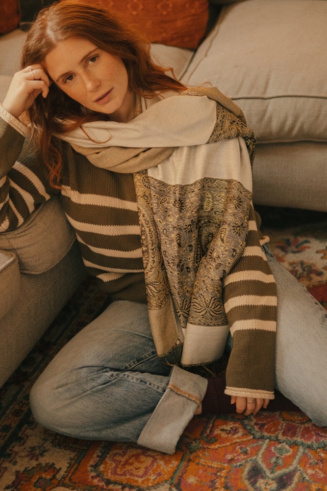 Soft Cream Paisley Border Pashmina with Tassels