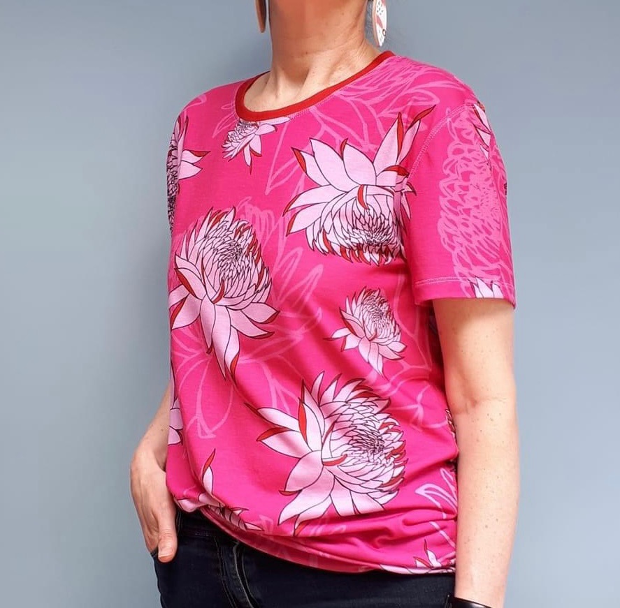 Women's loose fit Pink Dahlia t-shirt