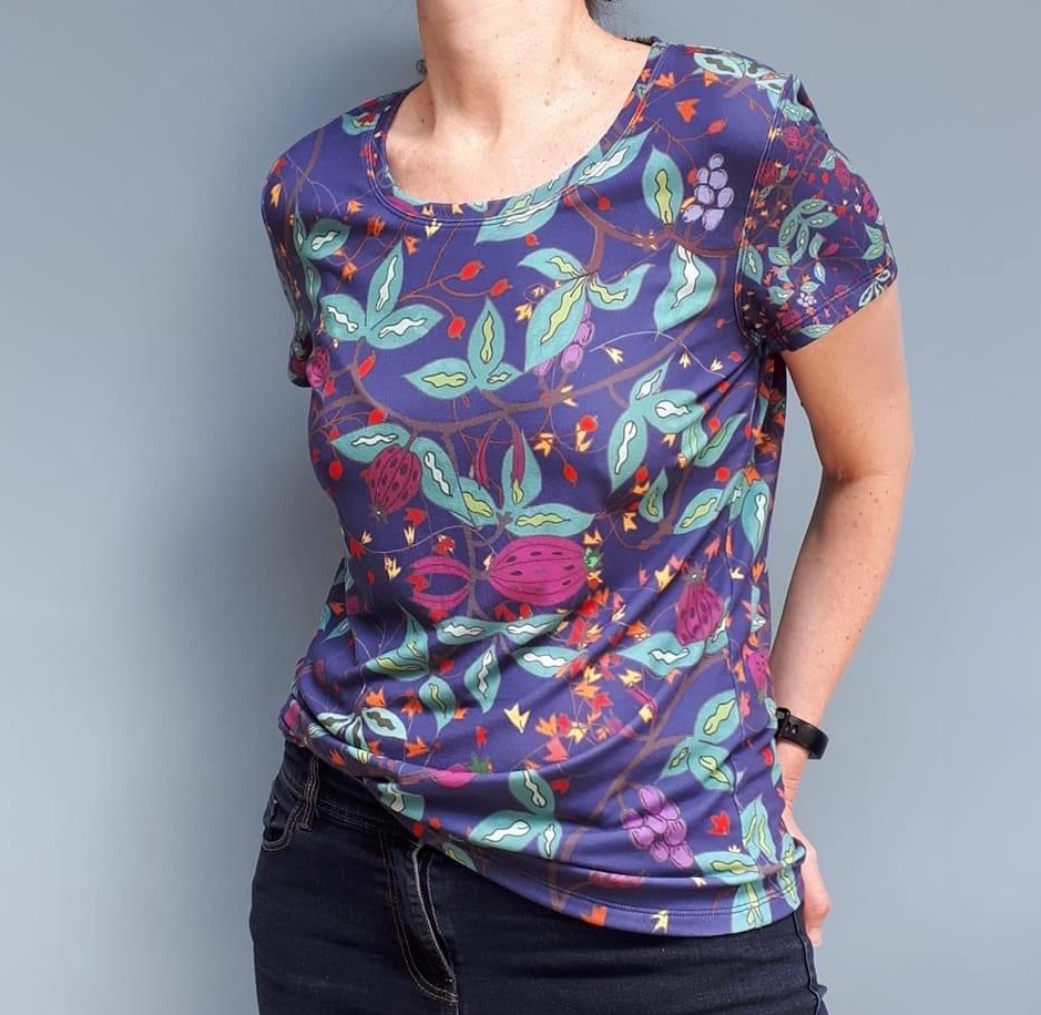 Women's navy t-shirt with botanicals
