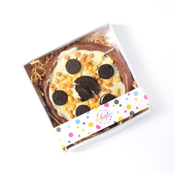 Creamed cookie chocolate pizza kit