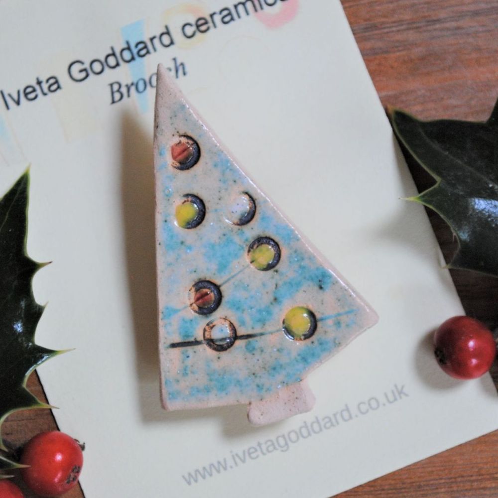 Christmas brooch  "Christmas tree" . . .  . . SALE . . . SALE . . . from £12.90 . . .  