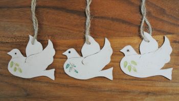 Set of 3 hanging doves