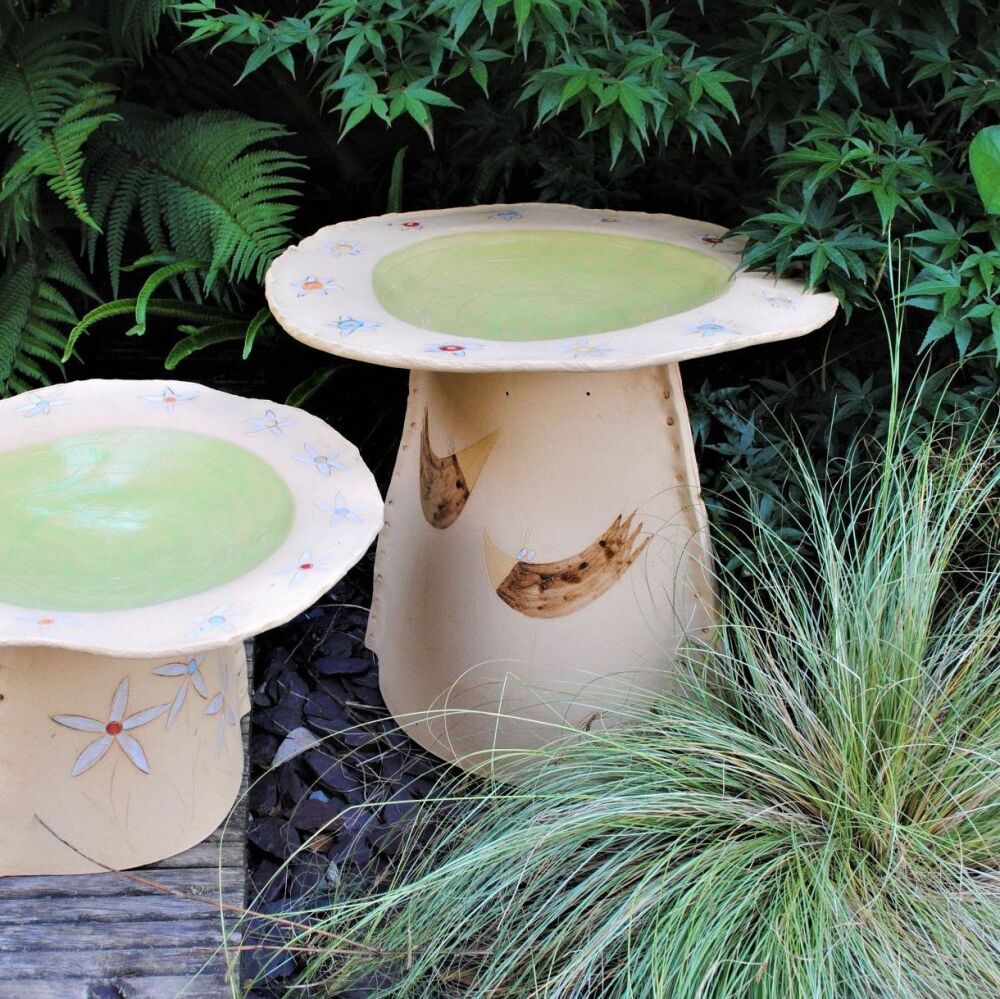 Stoneware - Large bird bath - birds & flowers