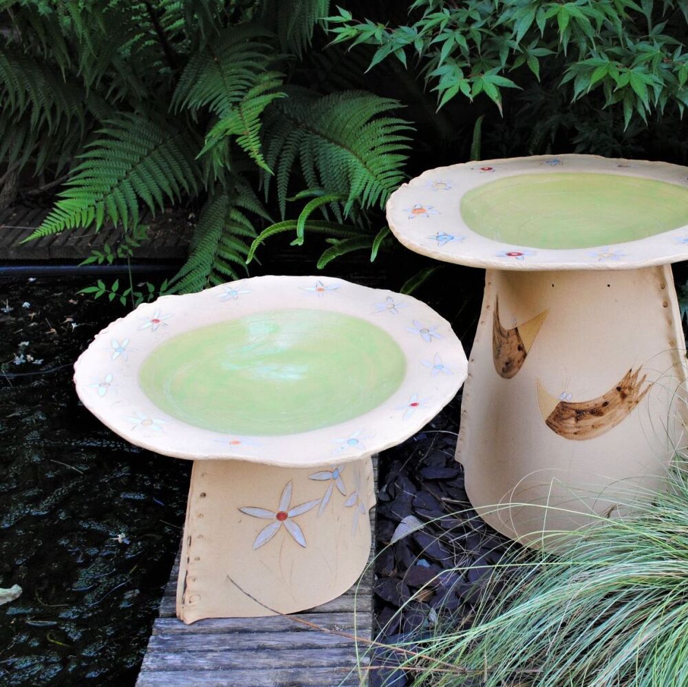 Stoneware - Small bird bath - flowers