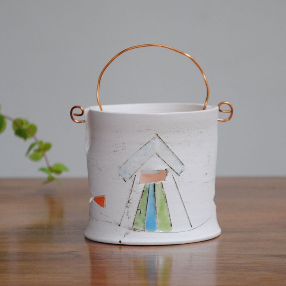 . . . . . NEW PRICE . . . . . . .  was £26 .  . . . Tea light with copper wire - Beach huts