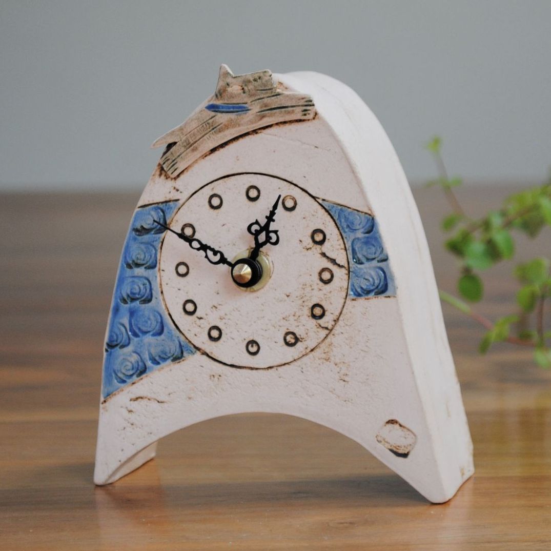 Ceramic mantel clock  small rounded "Dog"