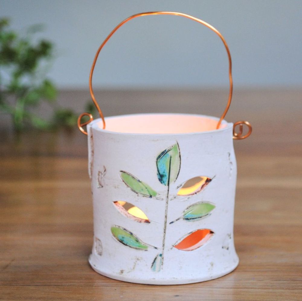 . . . NEW PRICE . . . . . . .was £26 . . . Tealight with copper wire - Leaves