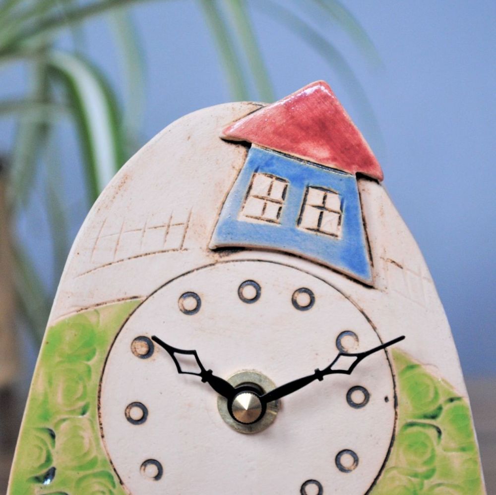 Ceramic mantel clock  small rounded "House"