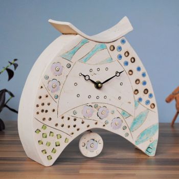 Ceramic clock with pendulum - Mantel