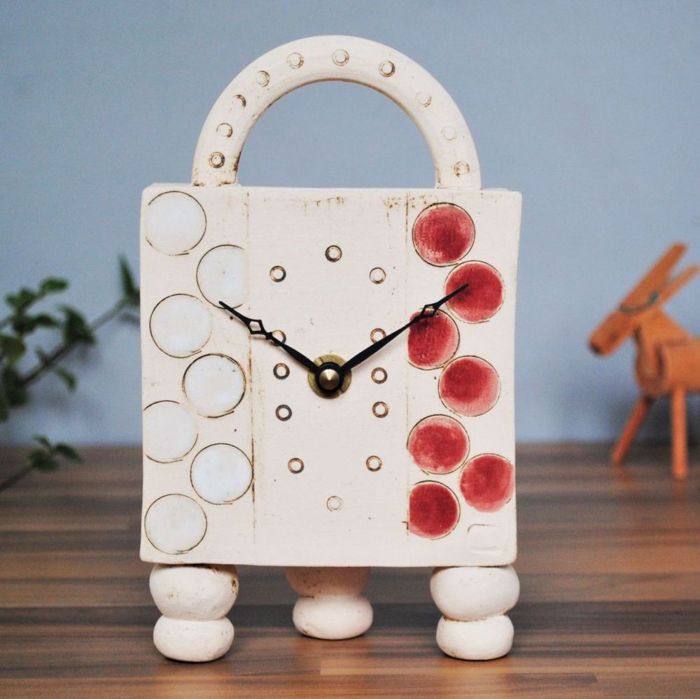 ceramic mantel clock with feet & handl