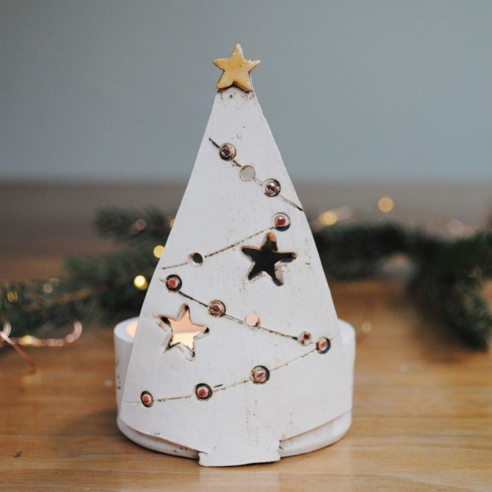 Christmas tea light holder - Christmas tree/red baubles