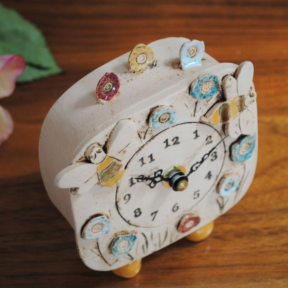Ceramic clock pebble feet "Bumble bee and flowers"