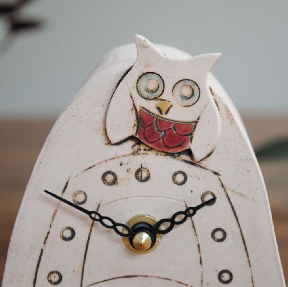 Ceramic mantel clock  small rounded "Owl"