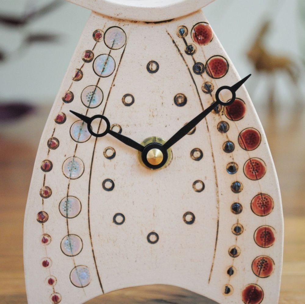 Ceramic clock mantel - Mini "Dots"