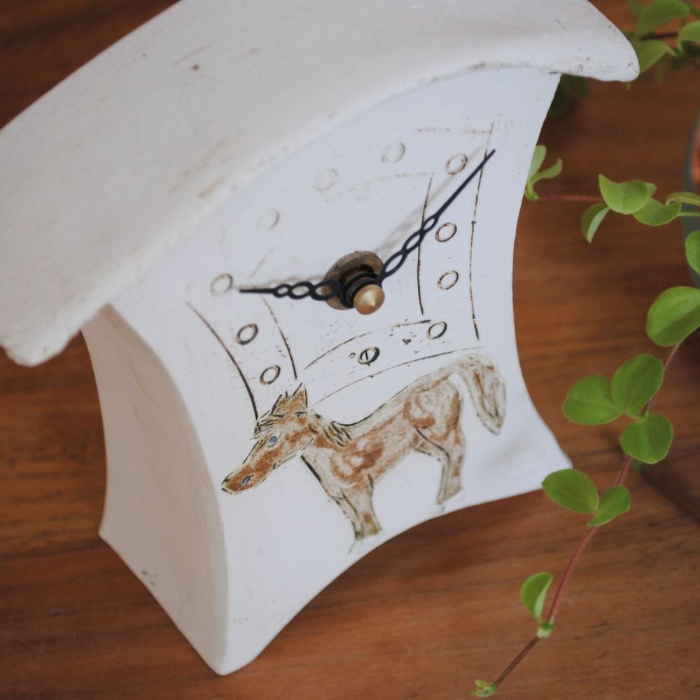 Ceramic mantel clock - Mini "Horse"