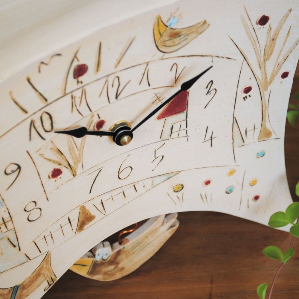 Ceramic mantel clock - Large with pendulum "House, tree, bird & dog"