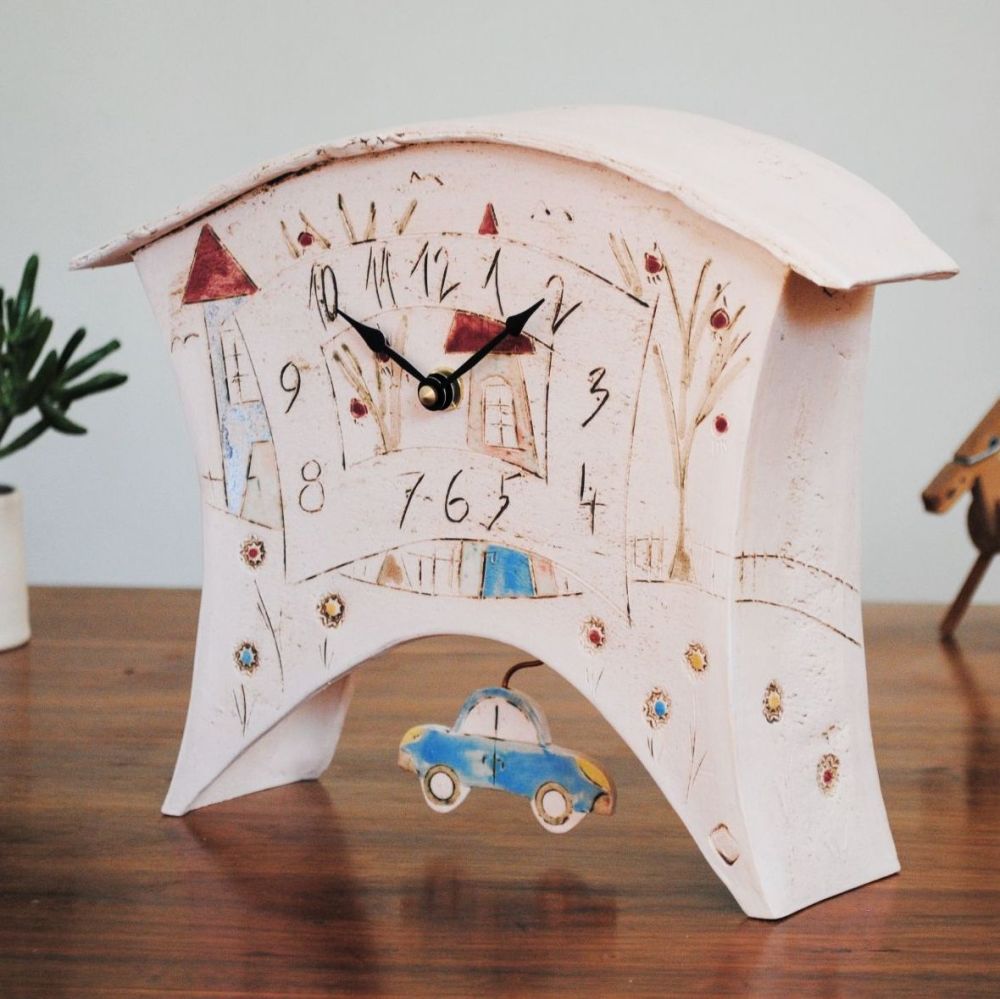 Ceramic mantel clock - Large with pendulum "House, tree, meadow & car"