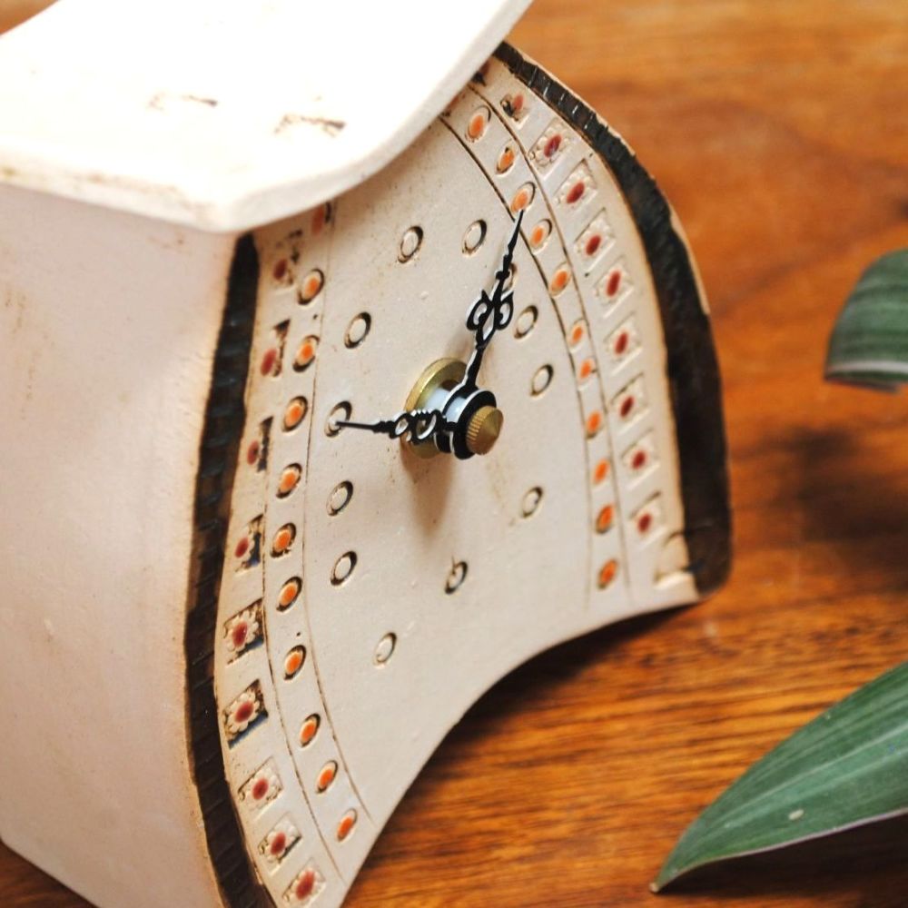 Ceramic clock mantel - Mini "Quirky design"