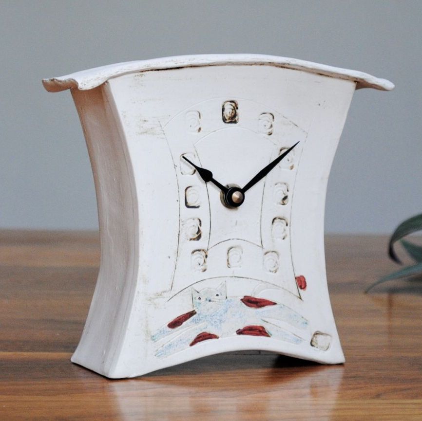 Ceramic mantel clock - Small "Jumping cat"