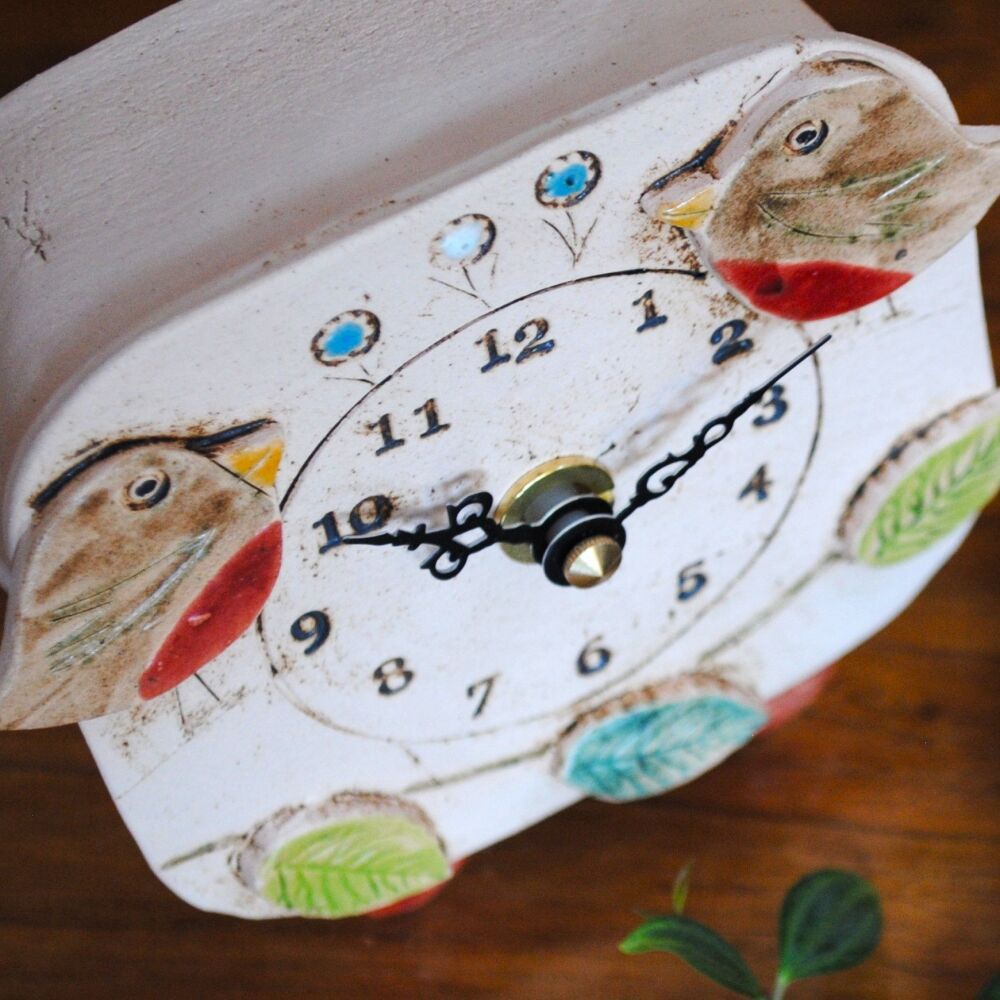 Ceramic clock pebble feet "Robins, leaves, flowers"