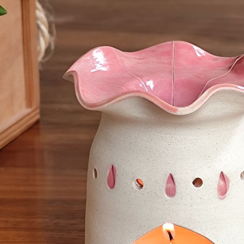 Wax melt / Oil burner - Pink . . . SALE. . . from £32