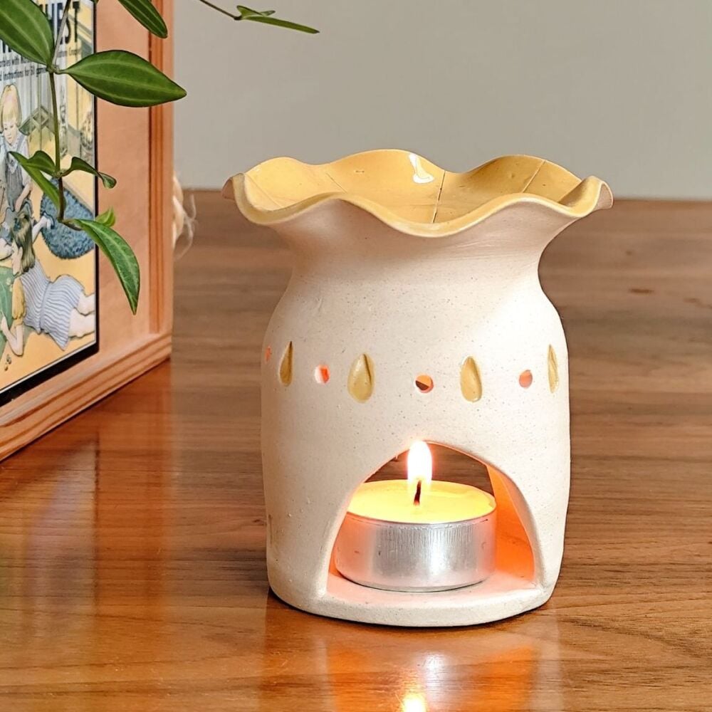 Wax melt / Oil burner - Yellow . . . SALE. . . from £32