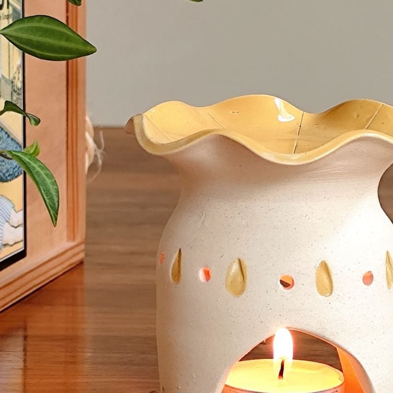 Wax melt / Oil burner - Yellow . . . SALE. . . from £32