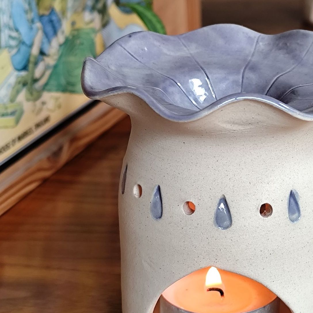 Wax melt / Oil burner - Purple . . . SALE. . . from £32