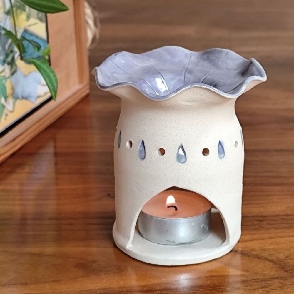 Wax melt / Oil burner - Purple . . . SALE. . . from £32