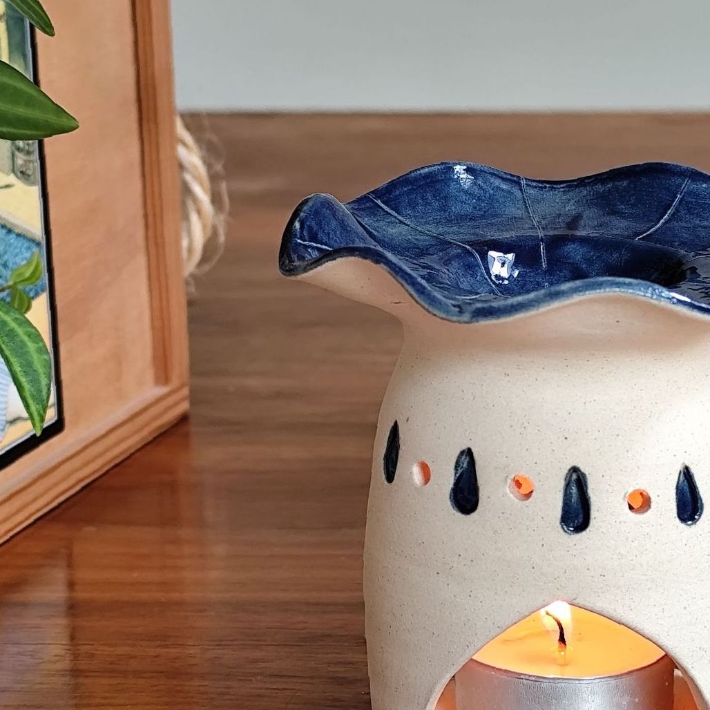 Wax melt / Oil burner - Navy blue . . . SALE. . . from £32