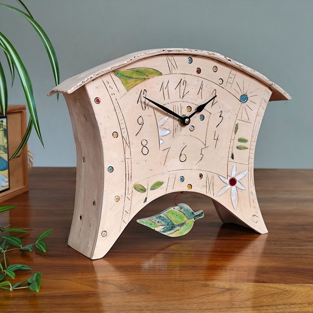 Ceramic mantel clock - Large with Pendulum "Flowers and leaves"