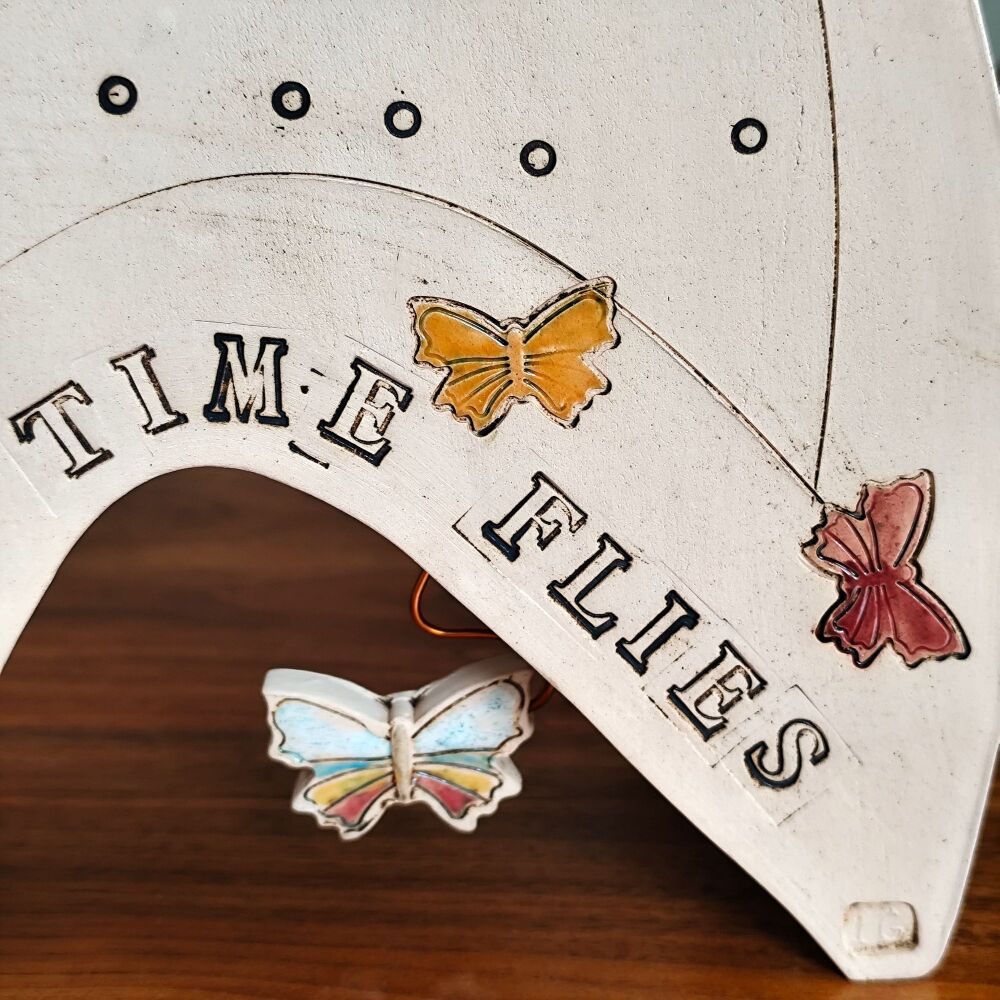 Ceramic clock with pendulum - Mantel "Time flies with butterflies"