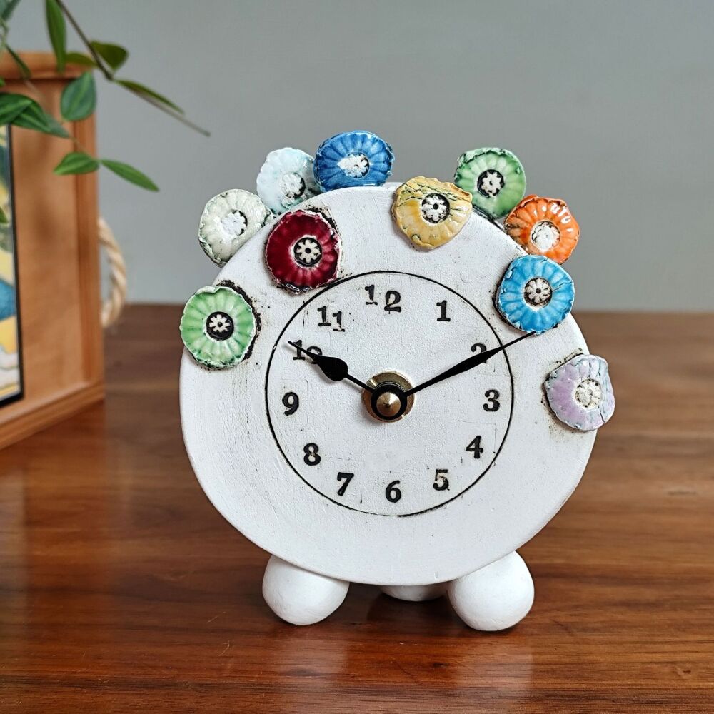 Ceramic clock pebble feet white clay "Colourful flower"