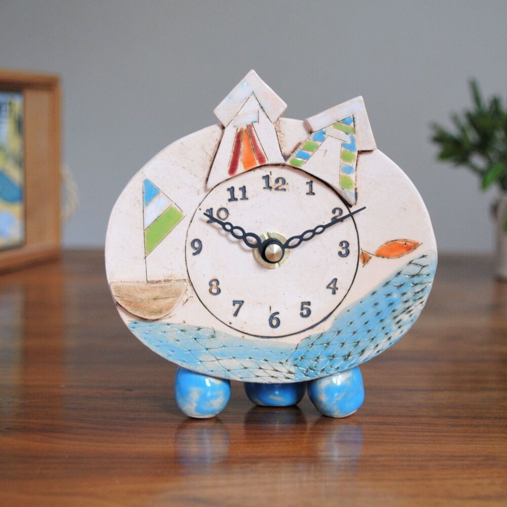 Ceramic clock pebble feet "Beach huts - orange fish"