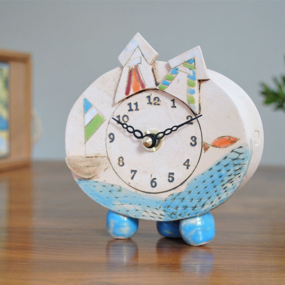 Ceramic clock pebble feet "Beach huts - orange fish"