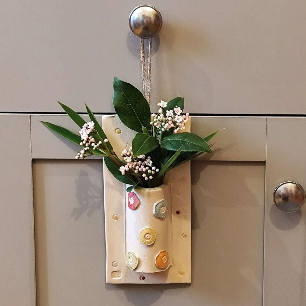 Wall hanging vase