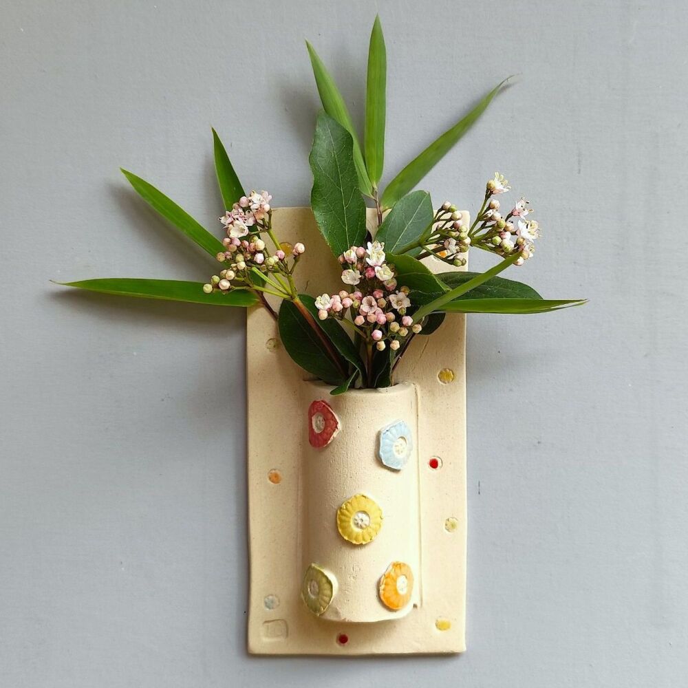 Wall hanging vase